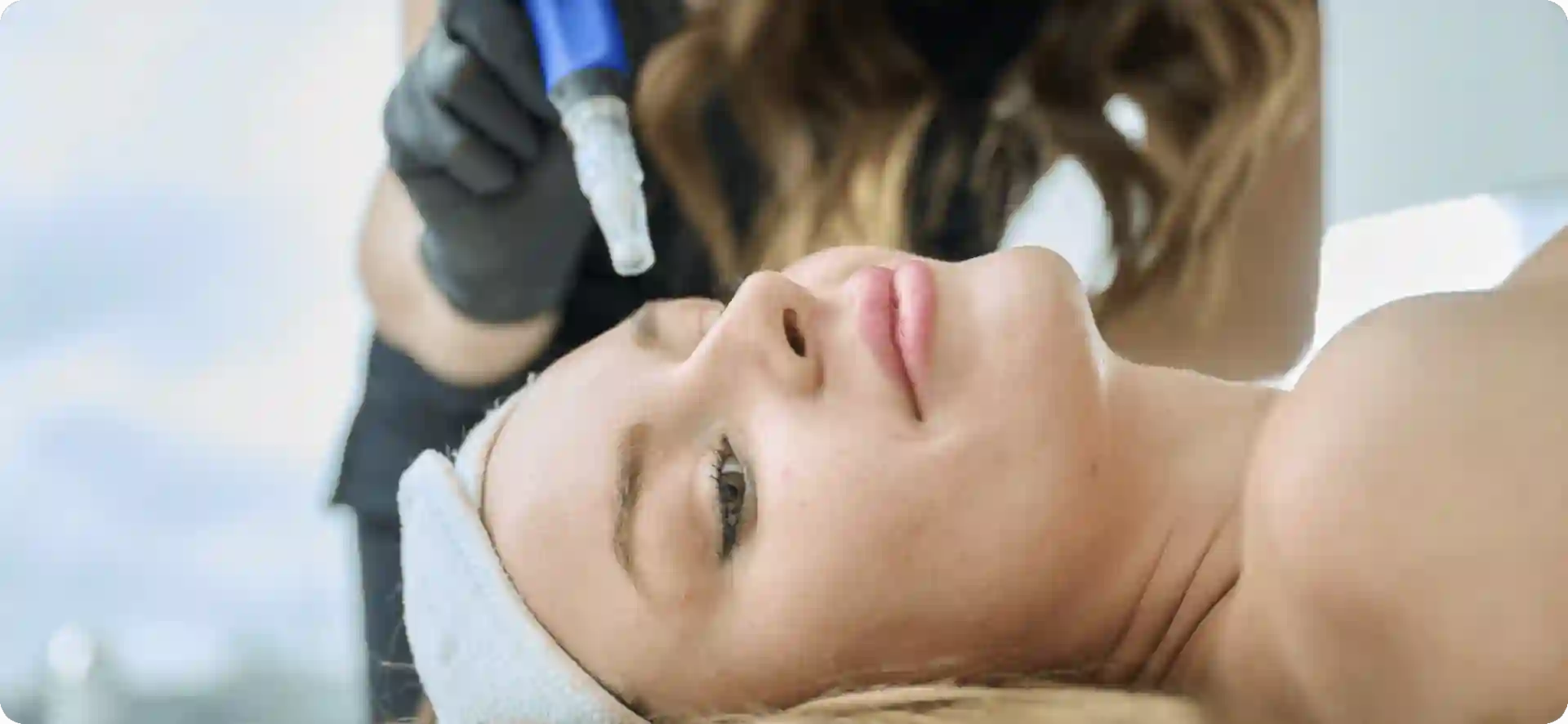 How Do Microneedles Trigger New Collagen and Elastin in Loose Skin Hampstead?